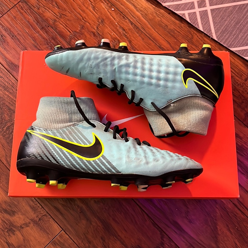 Size 8.5 Nike Magista Opus II Soccer Cleats Aqua/Black/Volt